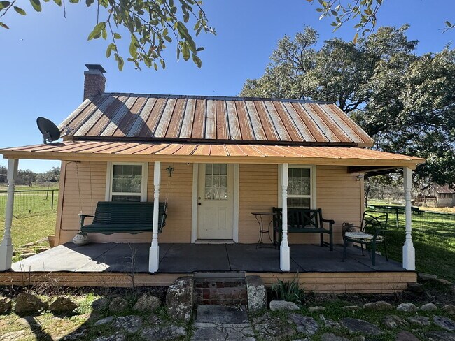 Building Photo - Unique country living in fully furnished cabin! Easy drive to Stephenville.