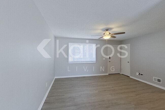 Building Photo - 3216 McCleod Ave