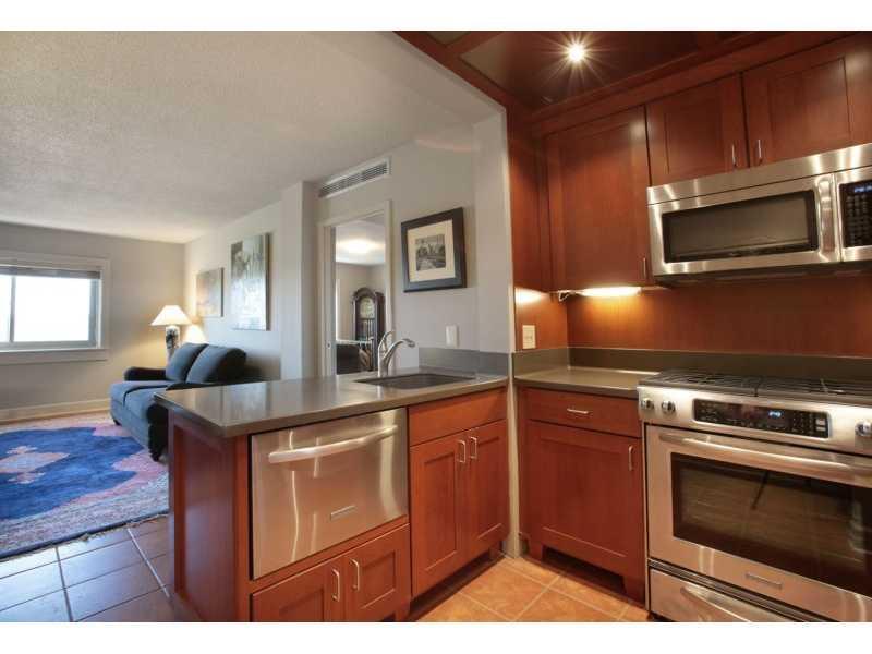 Primary Photo - 2285 Peachtree Rd NW