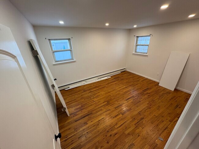 Building Photo - 16 Arrowhead Dr