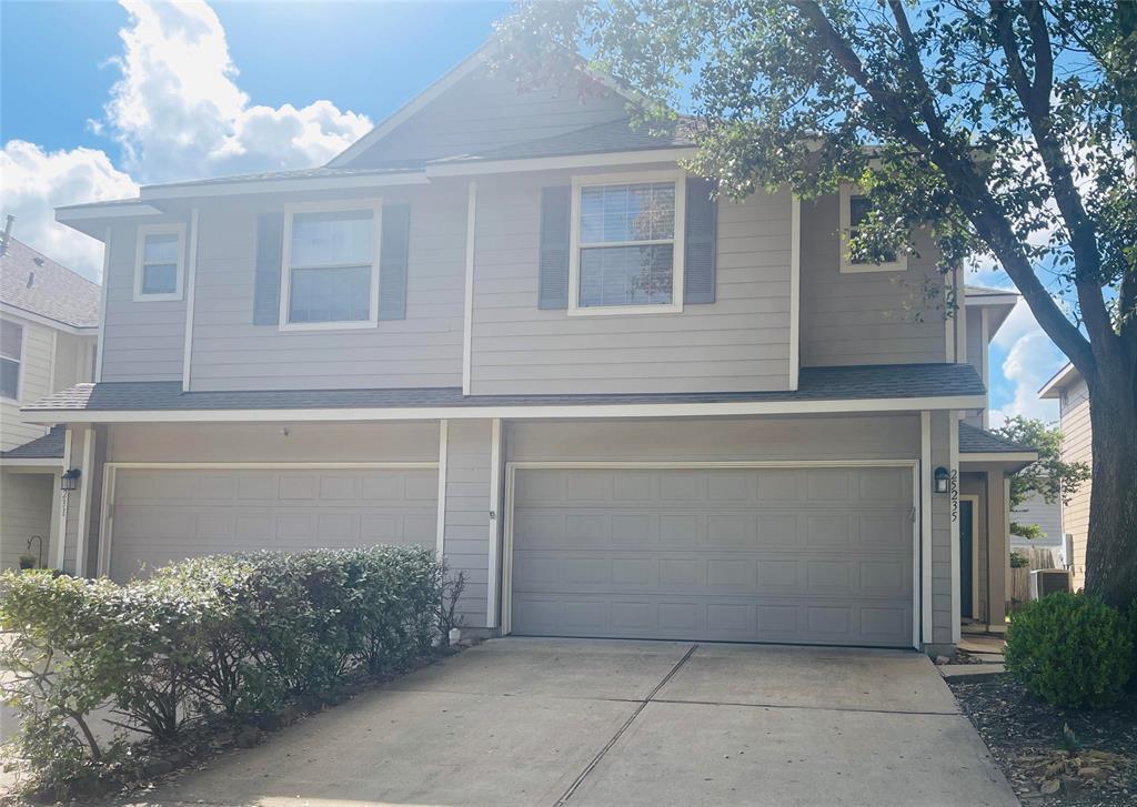 Foto principal - 25235 Bentley Glen Ln
