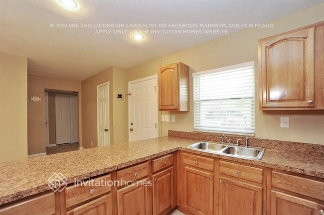 Building Photo - 6418 Amundson St