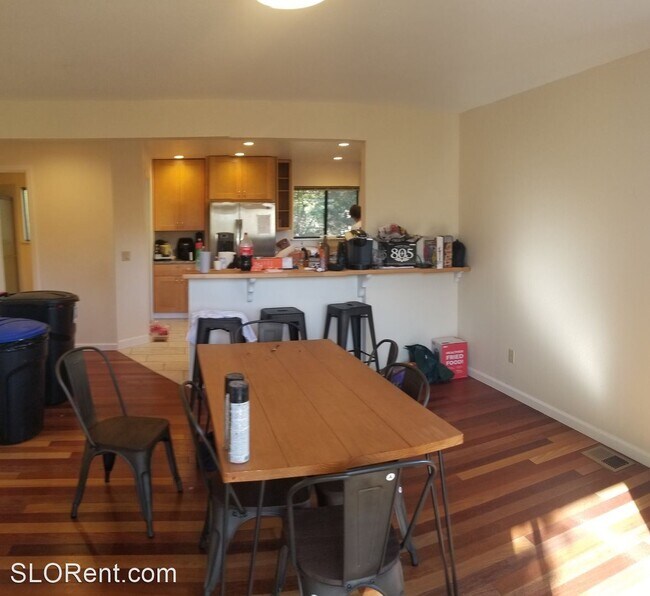 Building Photo - 6 br, 4 bath House - 611 Luneta Drive