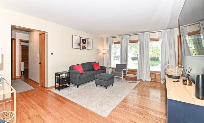 Foto del edificio - 541 N 109th St