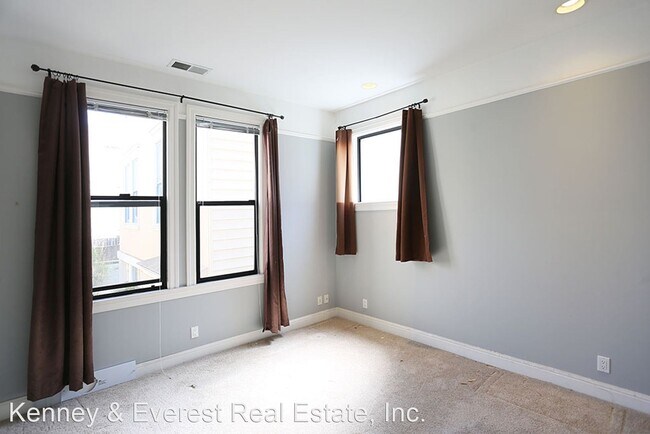 Building Photo - 2 br, 1 bath House - 2748 Gough #2