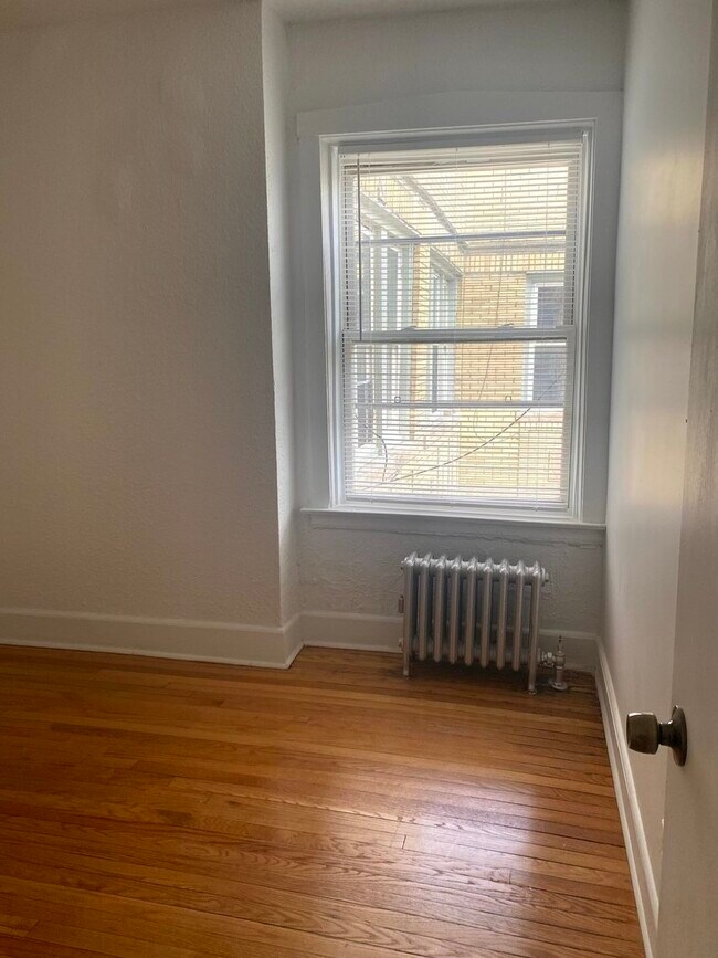 Foto del edificio - 5040 W 18th St