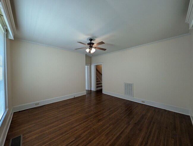 Foto del edificio - Downtown Concord Duplex Available Now