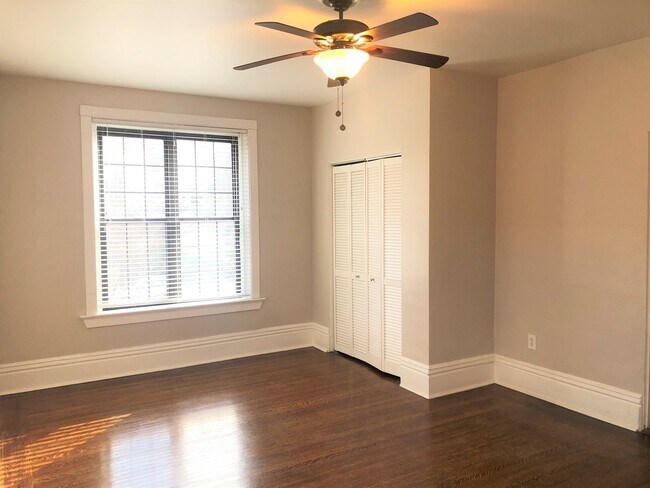 Gorgeous natural light - large closet - 5819 5th Ave