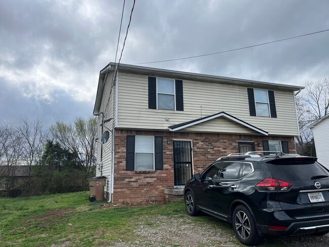 Building Photo - 3613 Willow Creek Ct