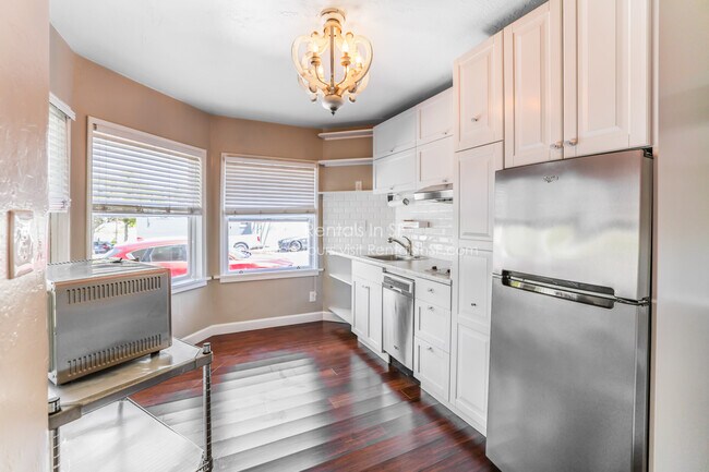 Building Photo - 1335 Mariposa St