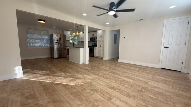 Foto del edificio - 5813 Tampico Rd