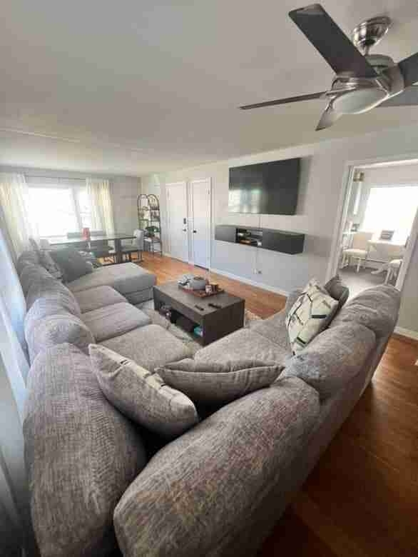 Foto principal - 7441 West Isham Ave