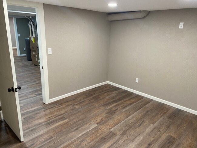 BONUS ROOM/OFFICE - 2909 Sussex Ln