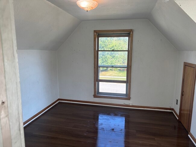 Dormitorio 1 - 314 S Park St