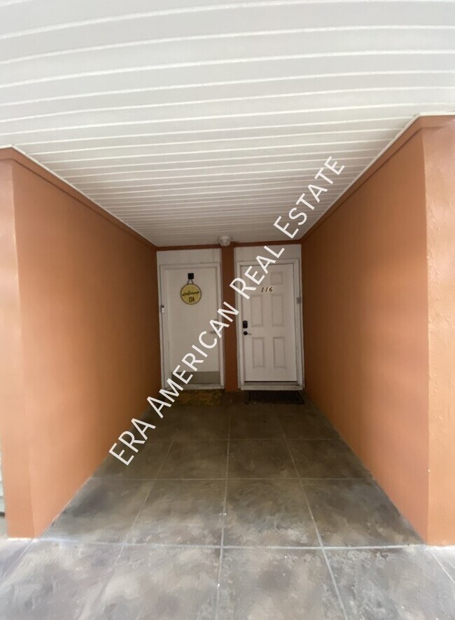 Building Photo - 4000 Gulf Terrace Dr