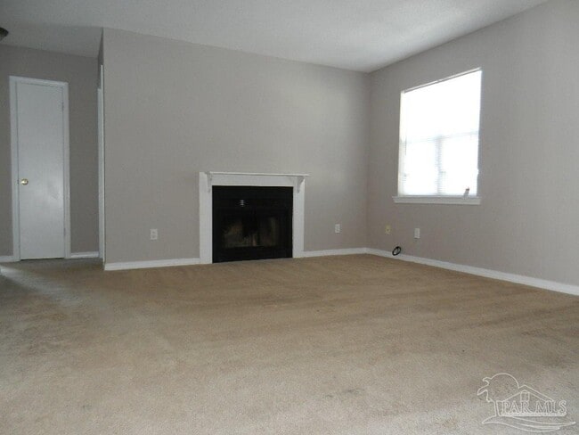 Building Photo - 672 S 72nd Ave