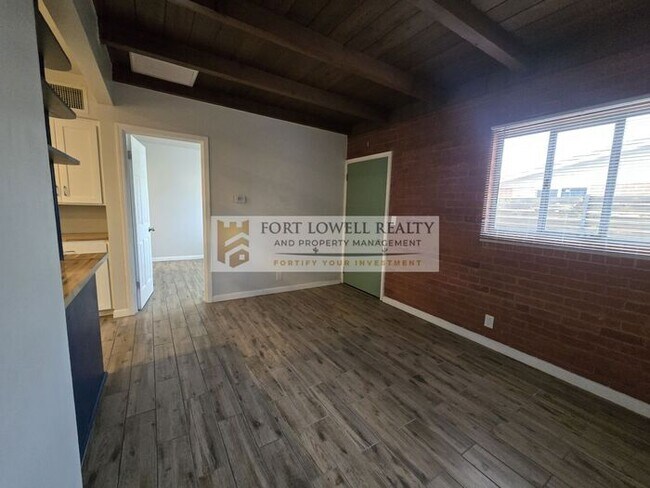 Foto del edificio - 1010 N Jones Blvd