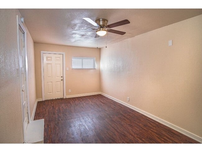 Building Photo - Cozy Remodeled Home Near Downtown