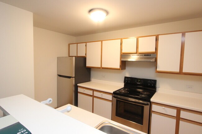 Building Photo - 320 Cunat Blvd