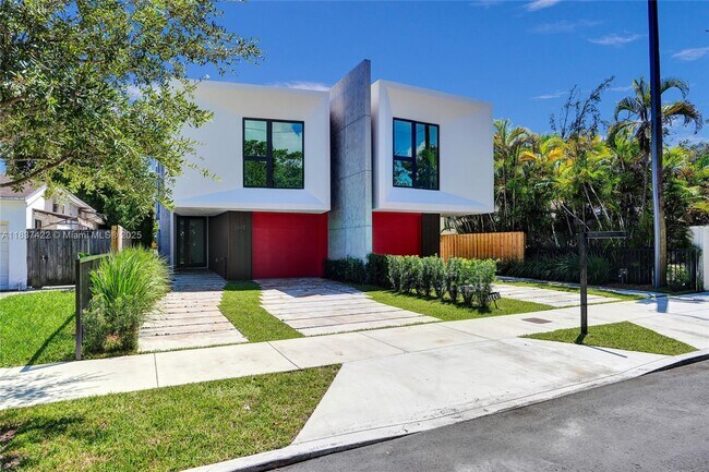Foto del edificio - 3645 SW 1st Ave