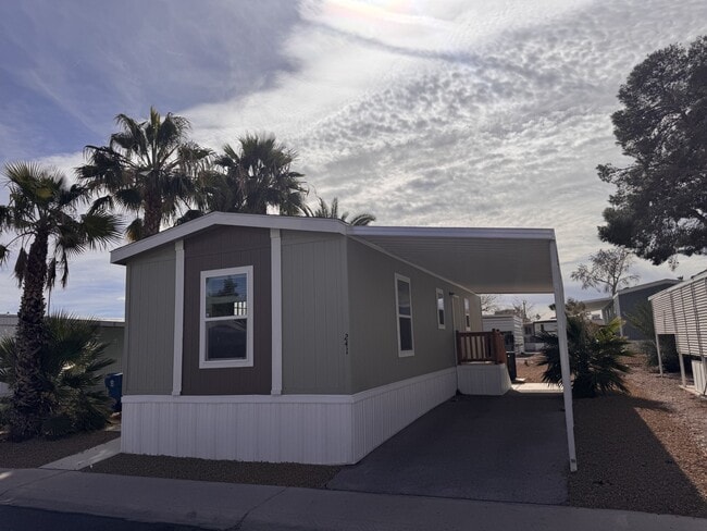 Building Photo - 2627 S Lamb Blvd