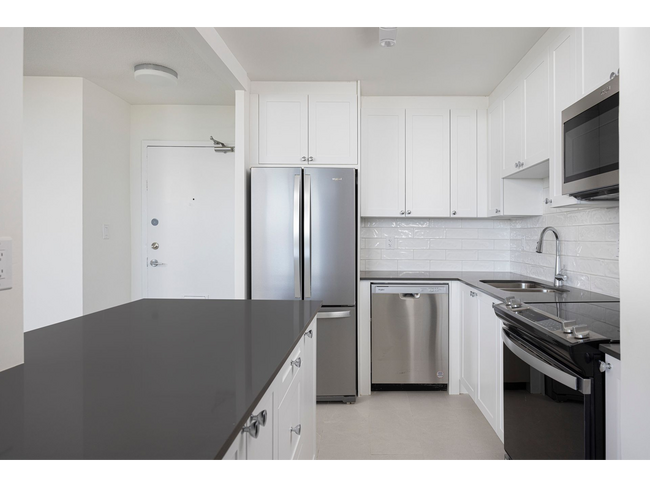 Building Photo - Promenade Court Apartments