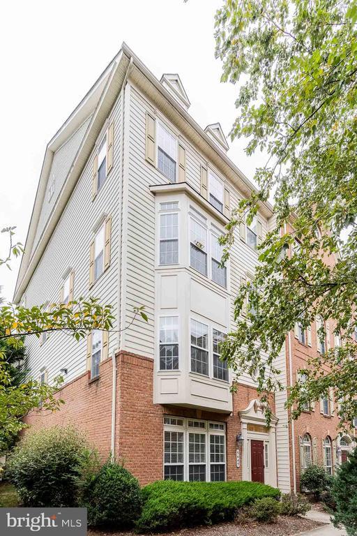Foto del edificio - 5645 Harrington Falls Ln
