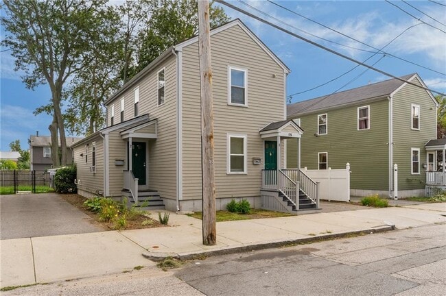 Building Photo - 176 Pavilion Ave