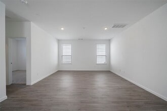 Building Photo - 5703 Finely Run St