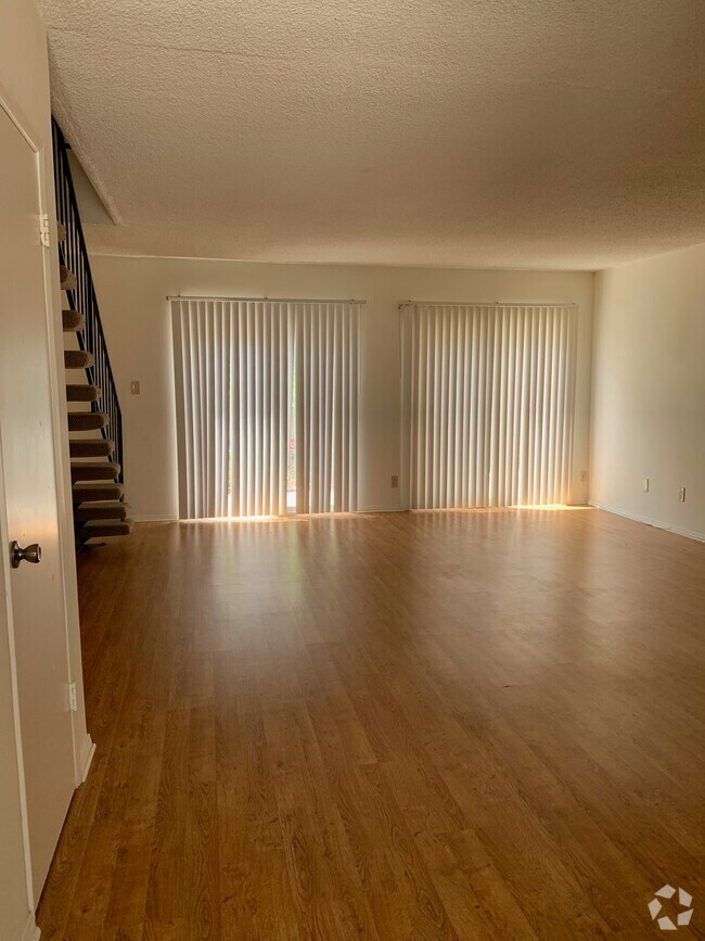 New Horizons South Bay Apartments for Rent with a Garage Torrance, CA