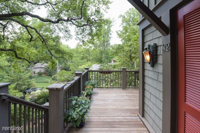 Building Photo - 3 br, 2.5 bath House - 32 Sunset Ter