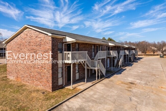 Building Photo - 4424 Torrance Dr NW