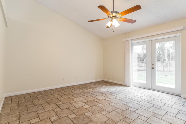 Foto del edificio - 8000 Stirrupwood Ct