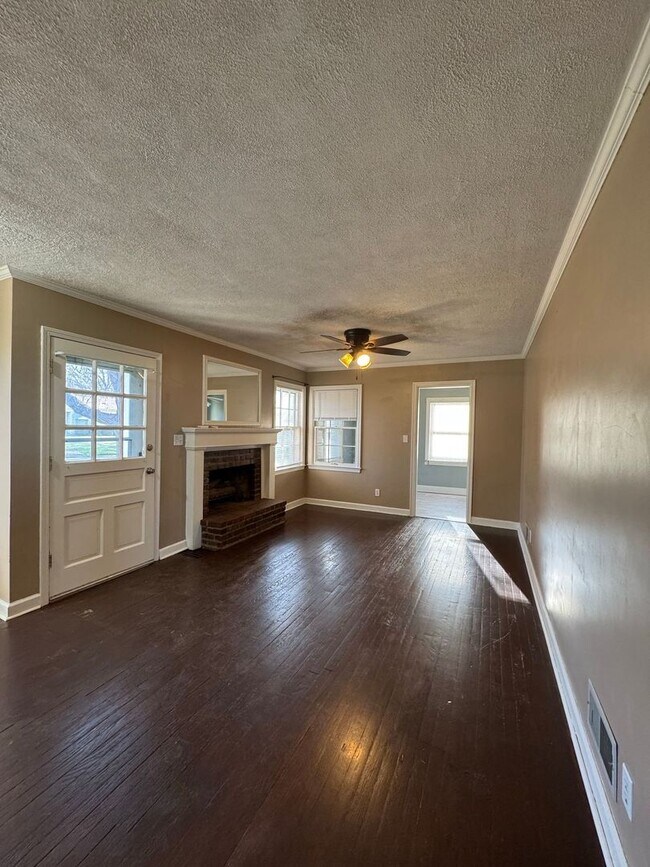 Foto del edificio - Coming Soon: 3BR Home with Bonus Space & Quick Highway Access