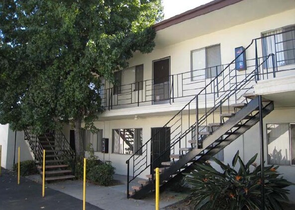 Building Photo - 8421 Cedartree Rd