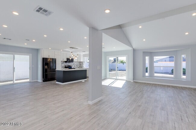 Foto del edificio - 6729 E Kings Ave