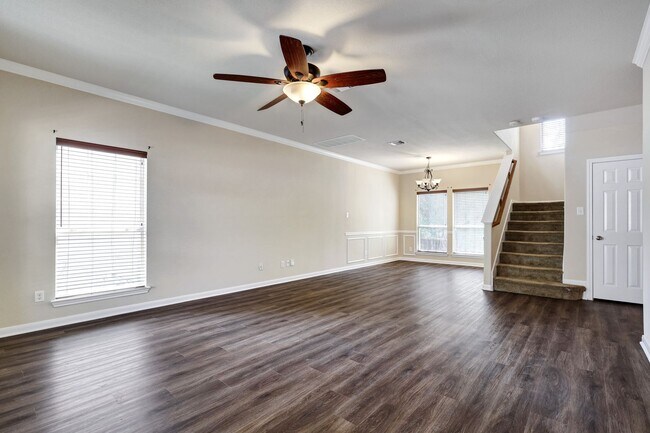 Foto del edificio - Beautiful 3 Bedroom 2 1/2 in trophy ridge