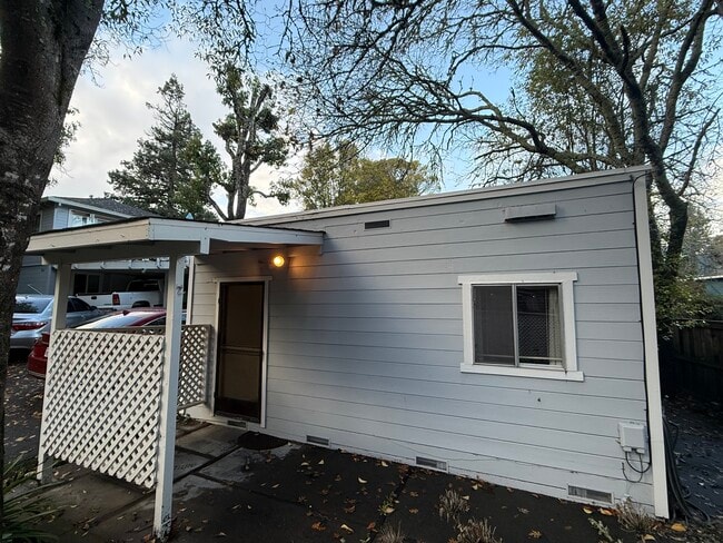 Foto del edificio - 7812 Lynch Rd