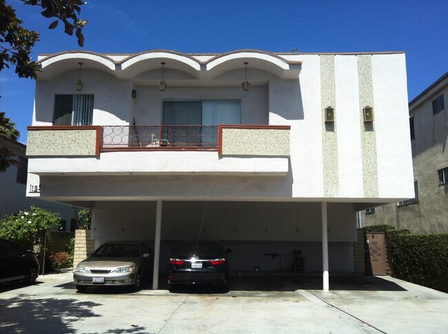 Front of Building - Tandem Parking - 1129 S Sherbourne Dr