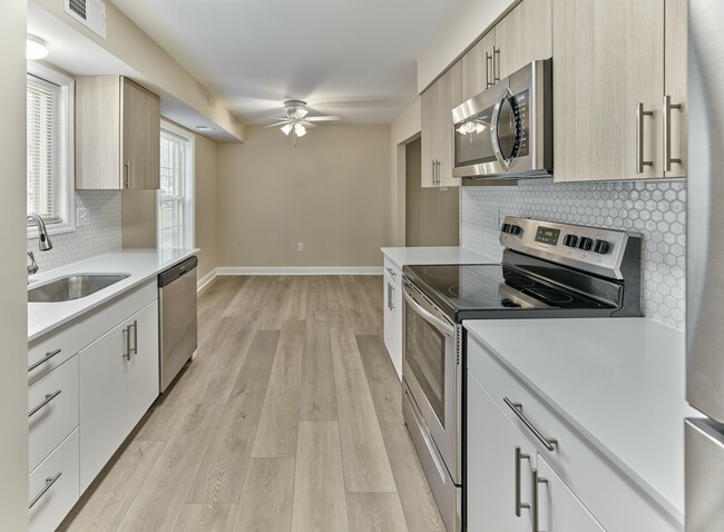 Building Photo - Woods Edge