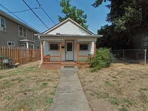 Building Photo - 515 NW Polk Ave