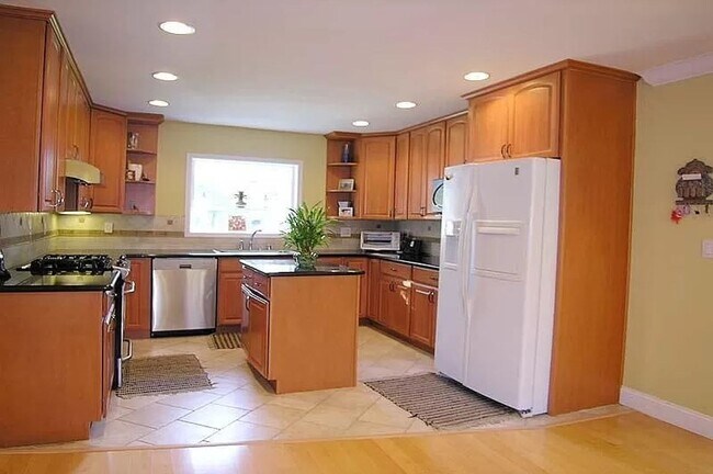 Foto del edificio - Charming 4bd/2bth Cupertino Monta Vista Ra...