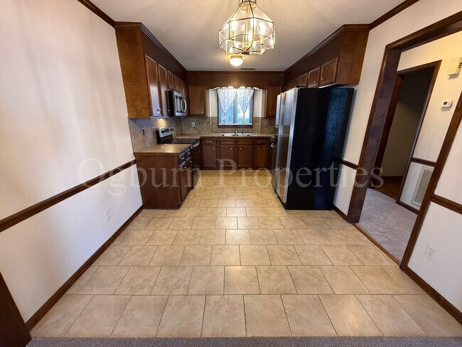 Building Photo - 1906 Winding Ridge Rd