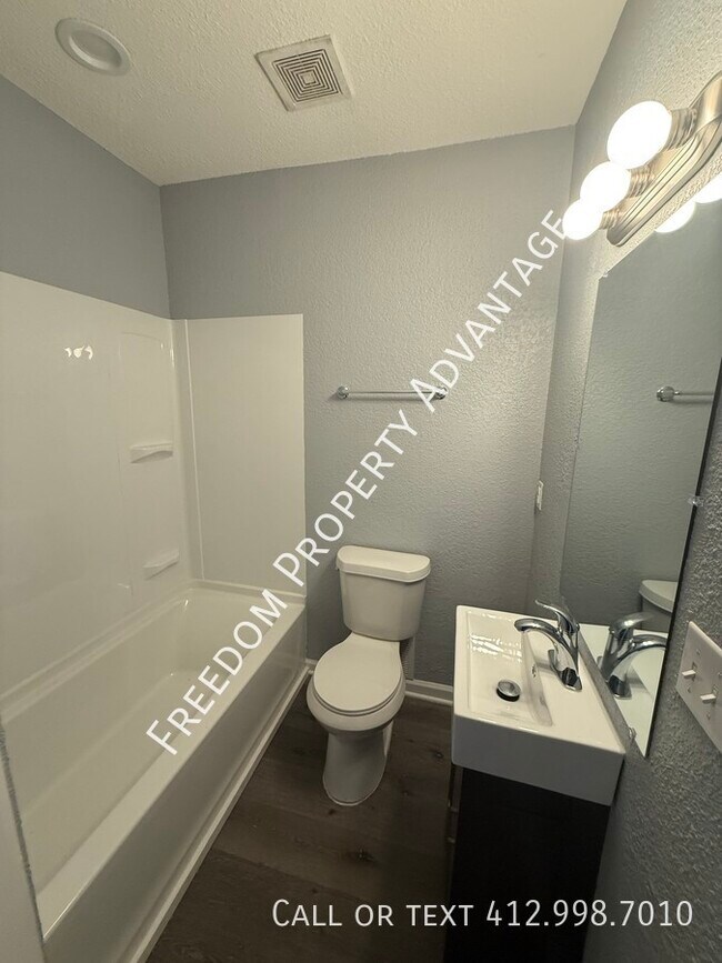 Foto del edificio - 7814 Formosa Way