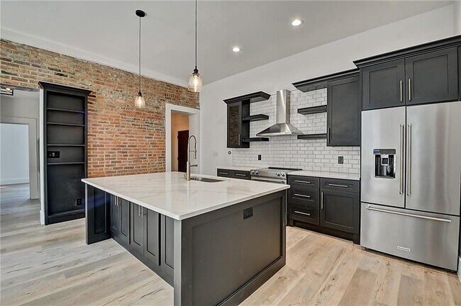 Building Photo - 1340 N Park Ave