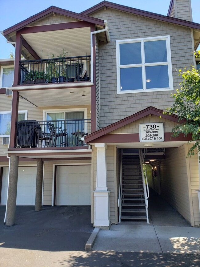 Building Photo - 730 NW 185th Ave