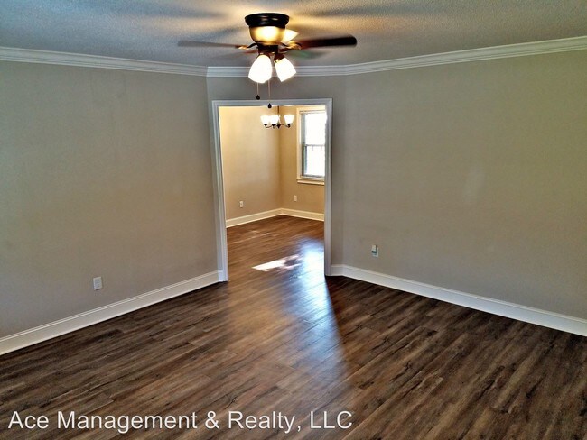 Foto del edificio - 3 br, 1 bath House - 164 NE Turney Rd
