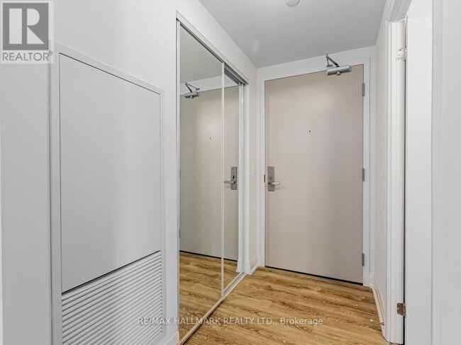 Photo du bâtiment - 30 Gibbs Rd