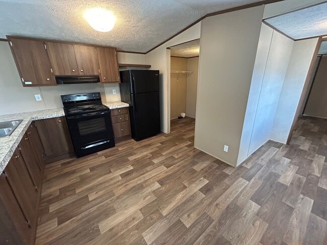 Building Photo - 1505 Nancys Dr