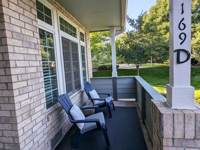 Building Photo - 3 Bedroom Corner Unit Townhome in Westminster